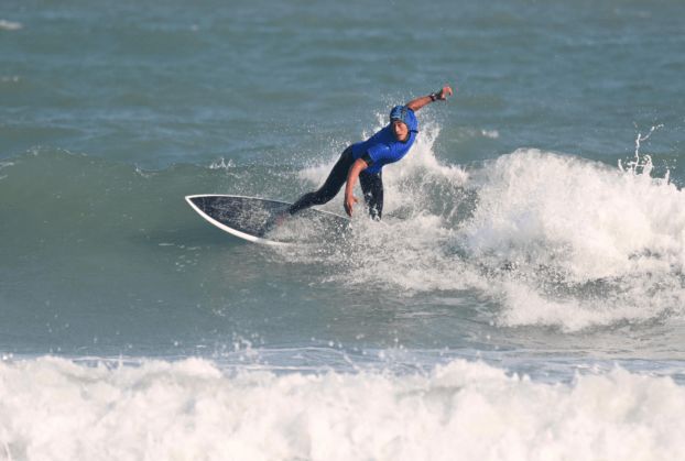 关于海外冲浪比赛，浪花逐梦的青春节拍的信息