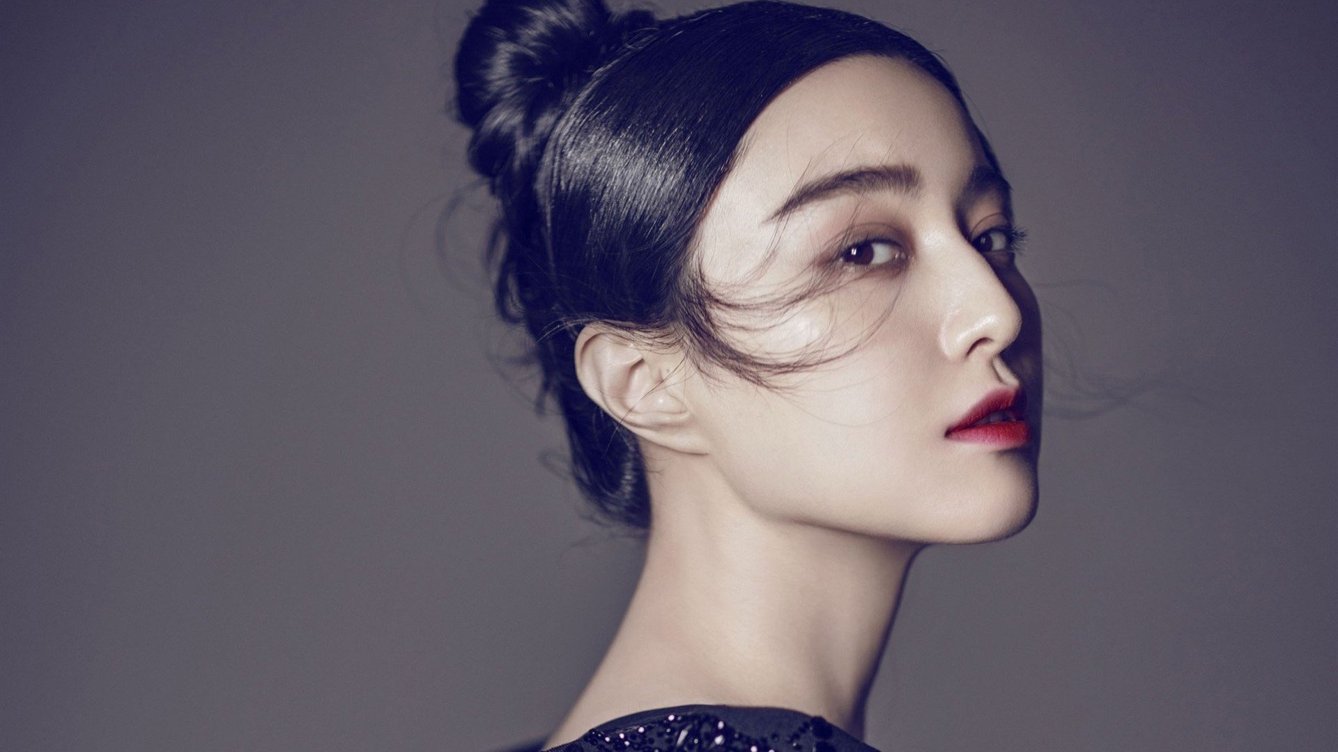 墨西哥队前锋马丁内斯在巴黎奥运会上表现出色，墨西哥产的马丁