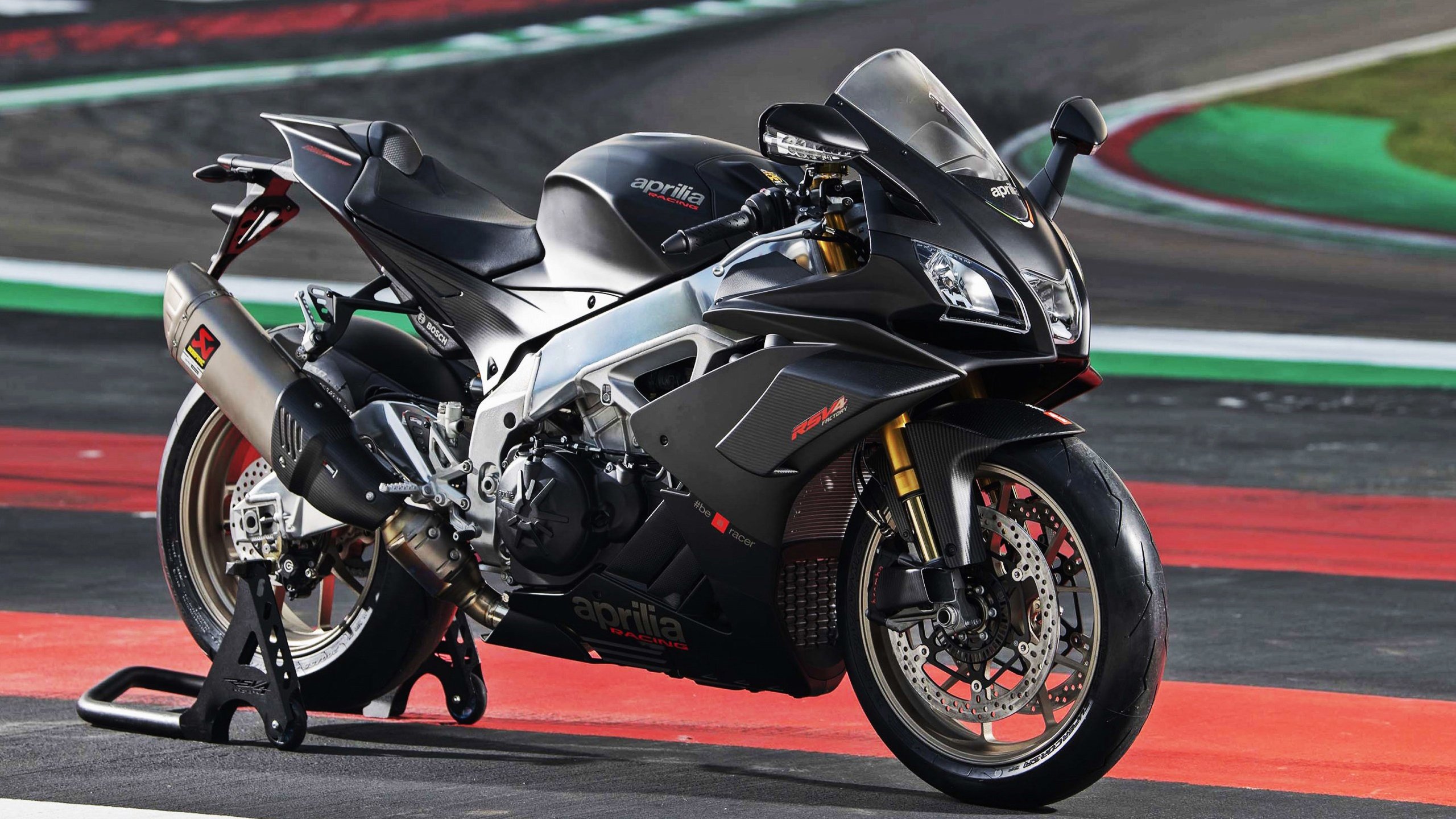 EDG与其他战队激烈对抗,edg对手