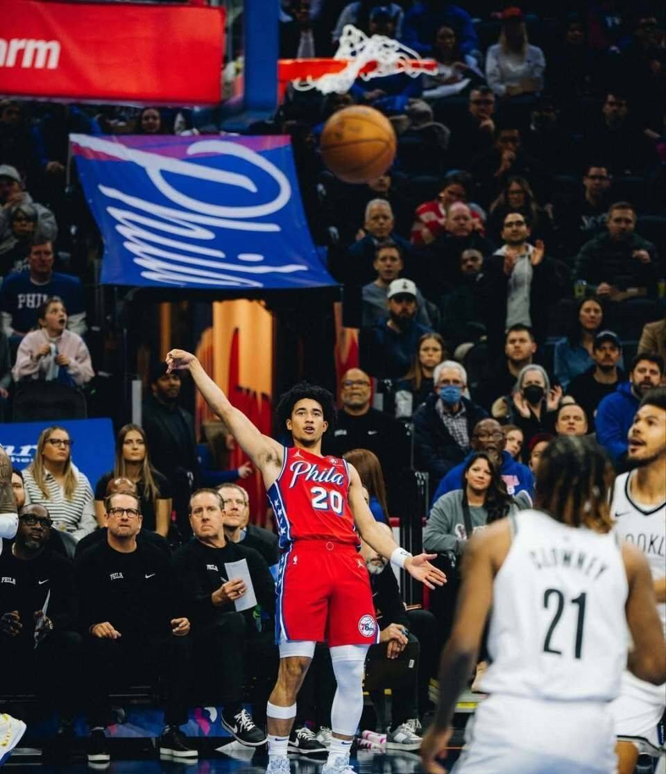 西蒙斯：76人的全能战士