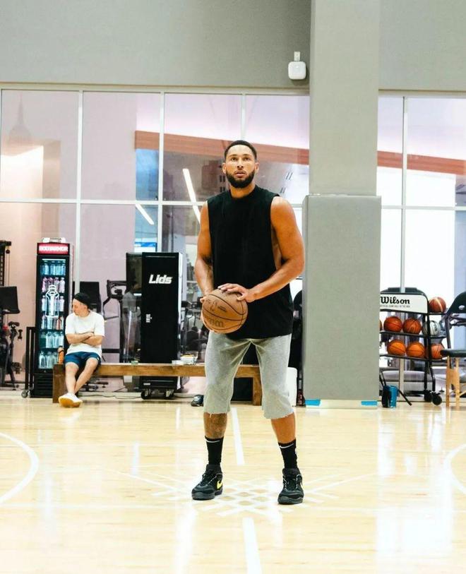 西蒙斯：76人的全能战士