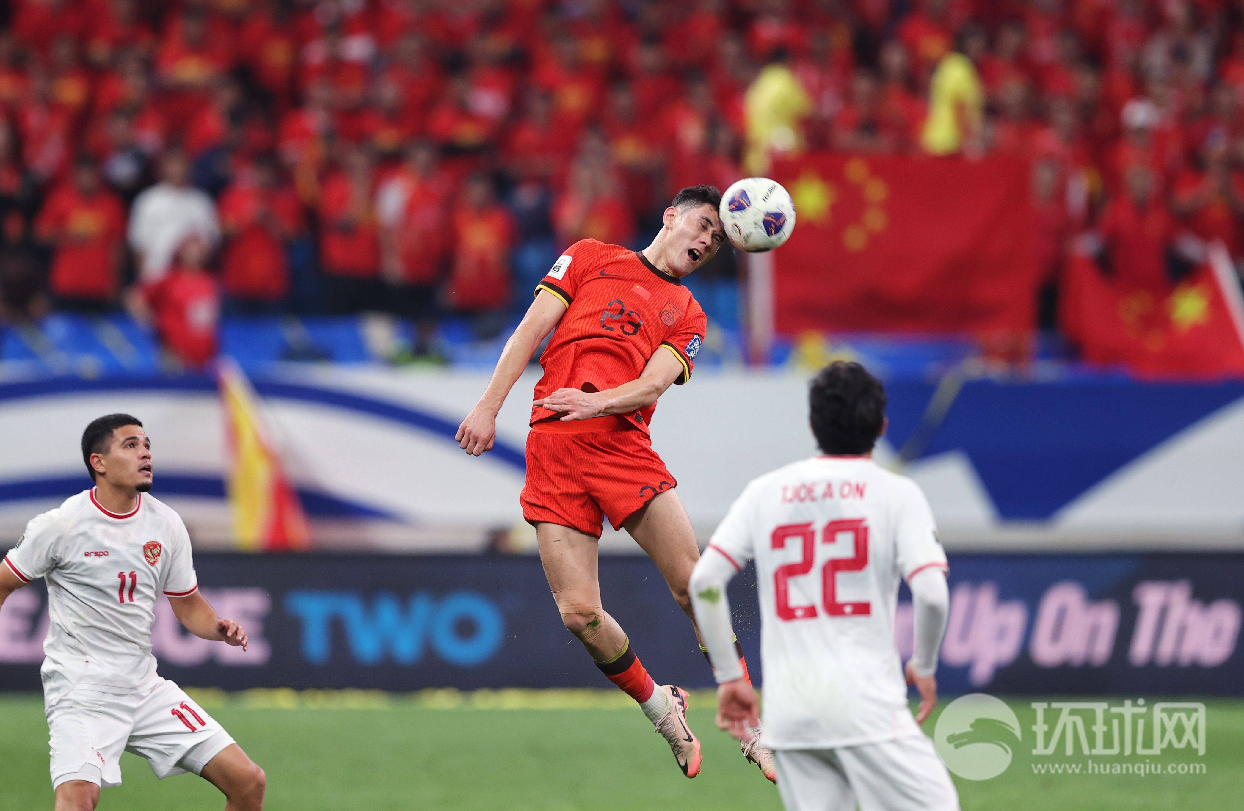 爱游戏在线登录入口-关于爱游戏体育:中国男足最新阵容“备战世预赛”，球迷：希望他们能全力以赴，争取好成绩！的信息